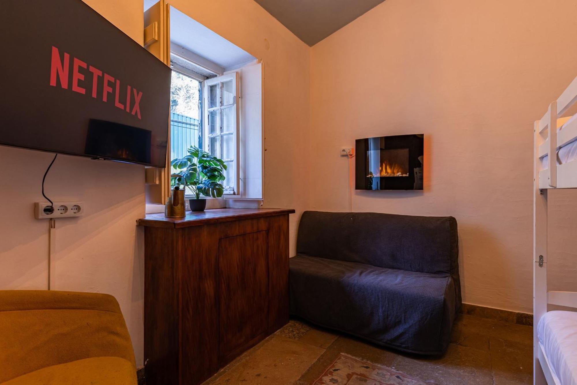 Sintra Wow - Unique Double Smart Room In 17Th Century Palace! Hot Tub, Snooker, Bbq, Ps5, Sauna, Gym Ngoại thất bức ảnh